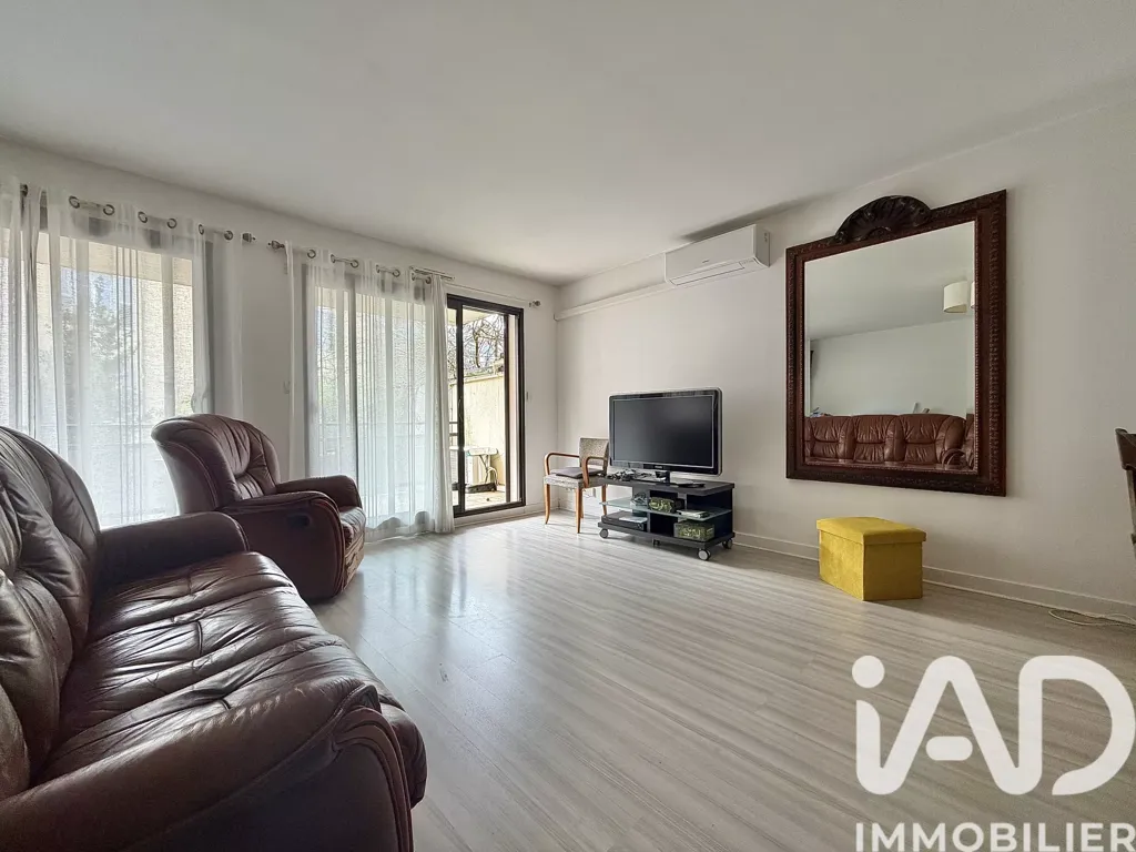 Elutuba - Spacious Apartment with Terrace in Limoges Centre