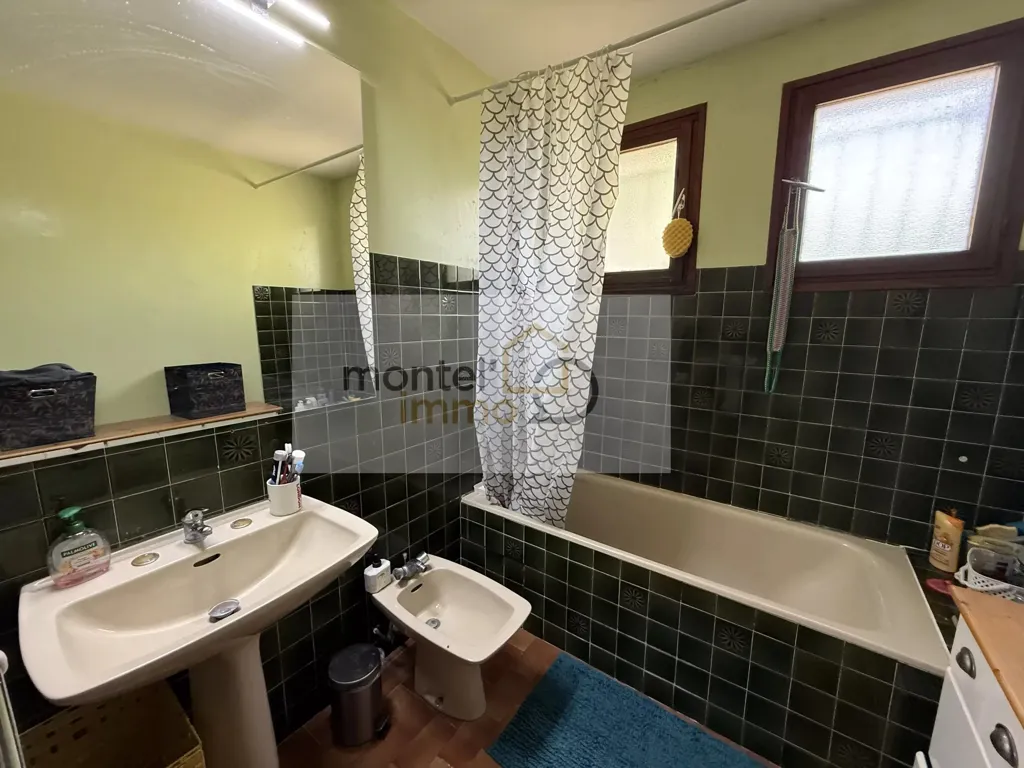 Bathrooms - Ground Floor House with Garden in Pracontal