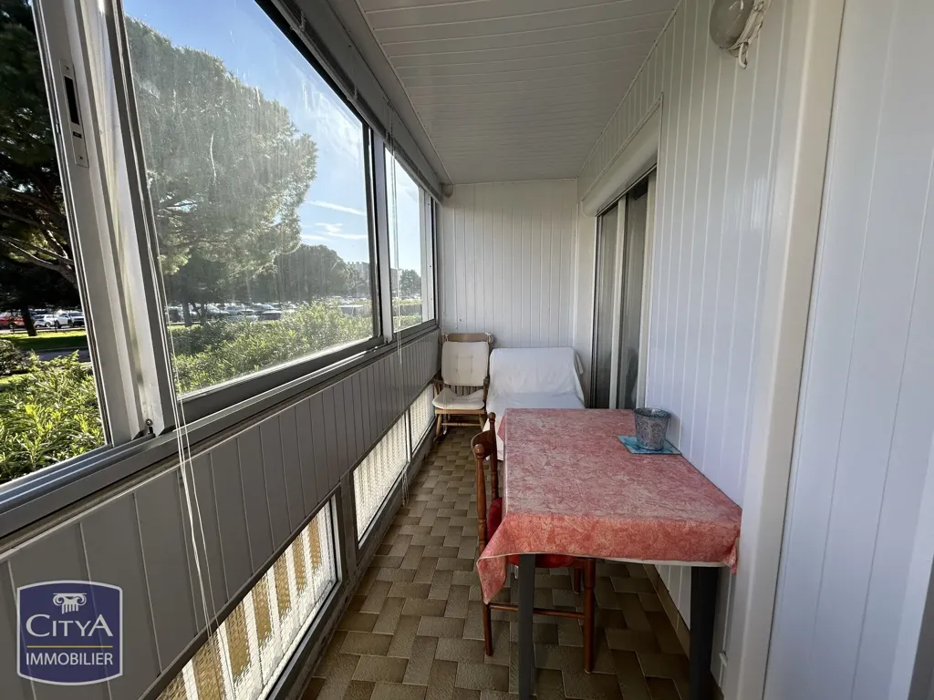 Balcony - 1-Bed Apartment with Parking in Balaruc-les-Bains