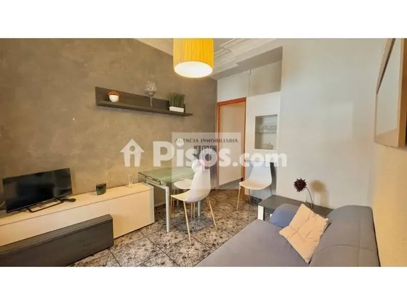 Séjour - Studio with Balcony in Ensanche Area