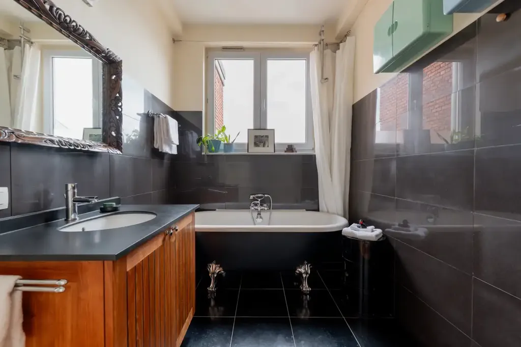 Salles de bain - Appartement Lumineux avec Terrasse à Antwerpen