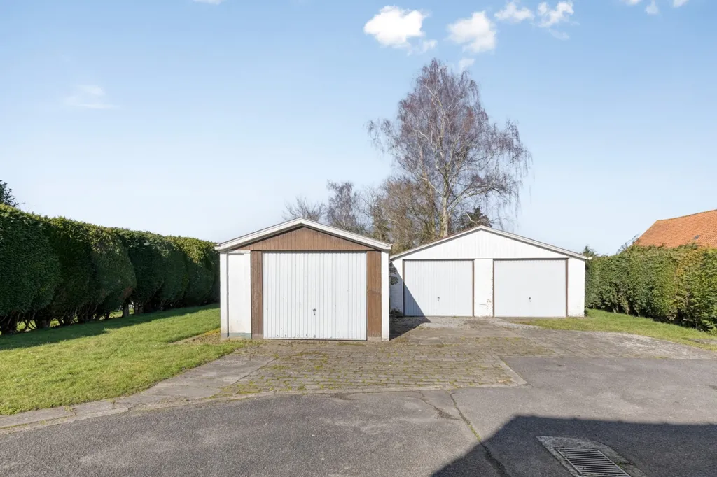 Half-Open House with Garden in Zarren Centre