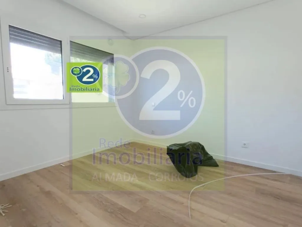 Toad - Luxury House with Pool in Charneca de Caparica