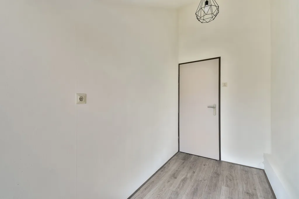 Esik - Modernised Corner House in Capelle aan den IJssel