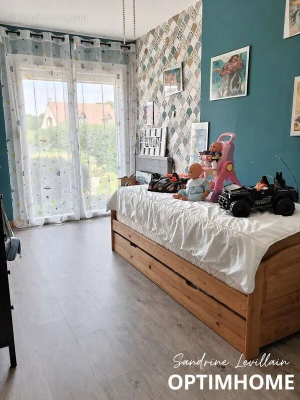 Magamistoad - Spacious Detached House with Garden in Beaumont-le-Roger