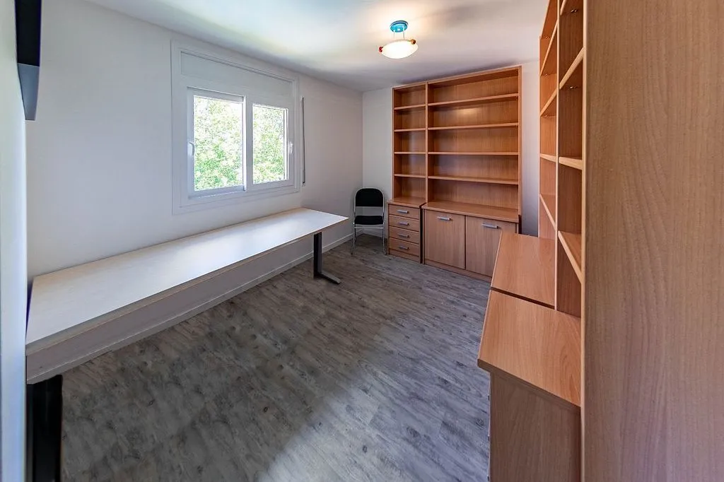 Bureau - Apartment with Pool in Montbrió del Camp