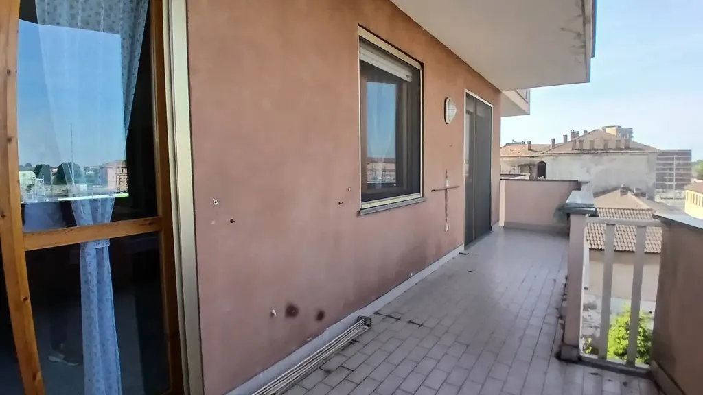 Balcon - Triplex Apartment with Balconies in Mortara