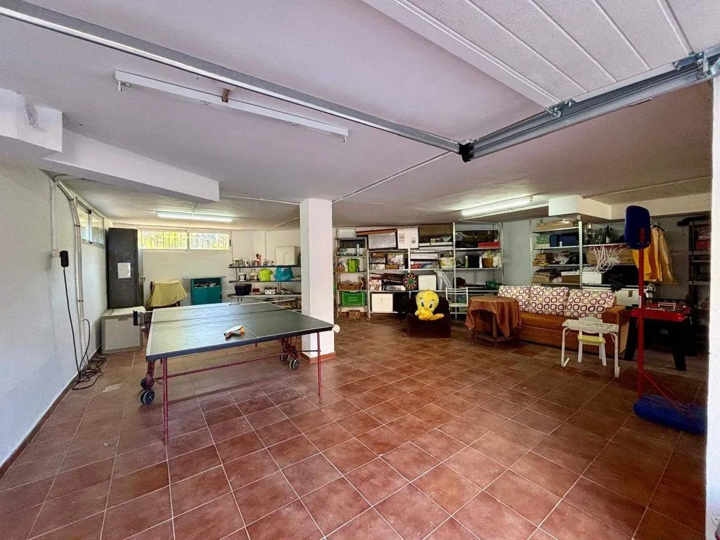Pièces - Luxury Detached House with Garden in Daimús