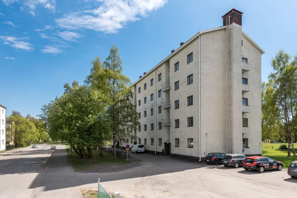 Exterior - 1950s Flats with Balcony in Heinäpää, Oulu