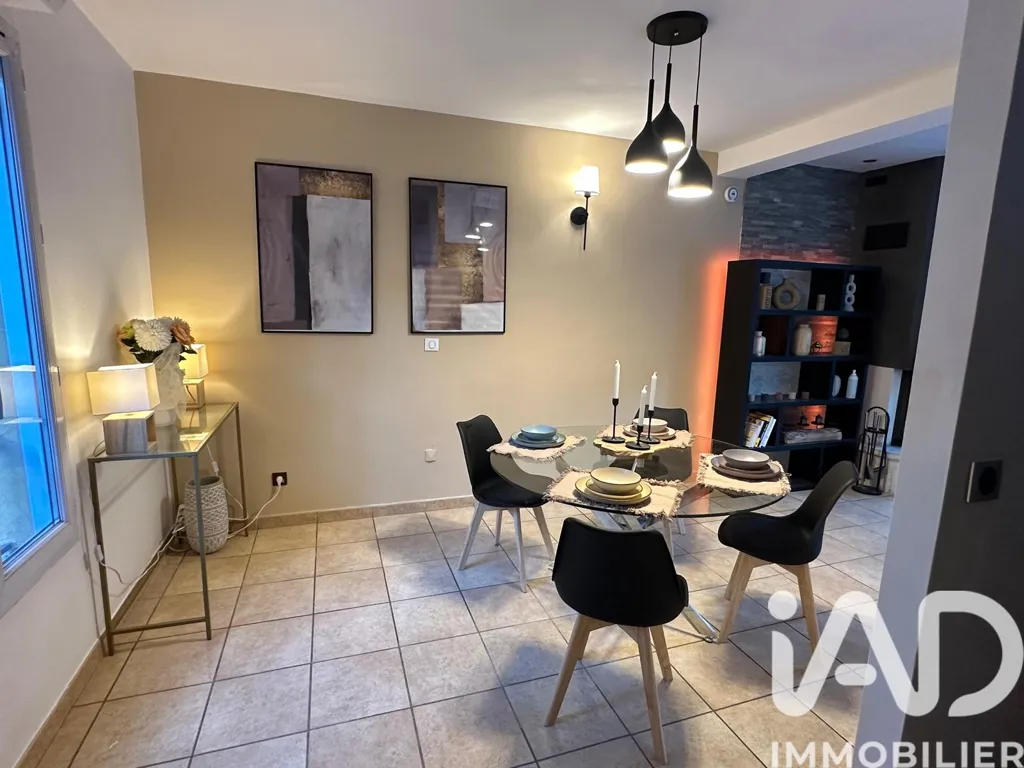 Dining Room - Traditional House with Pool in Pégomas
