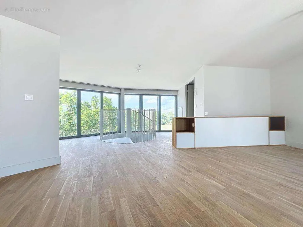 Séjour - Triplex avec Terrasse dans le Quartier Banasterie à Avignon
