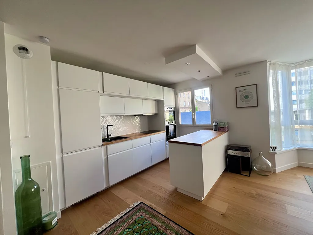 Köök - Refurbished Flat with Balcony in Suresnes