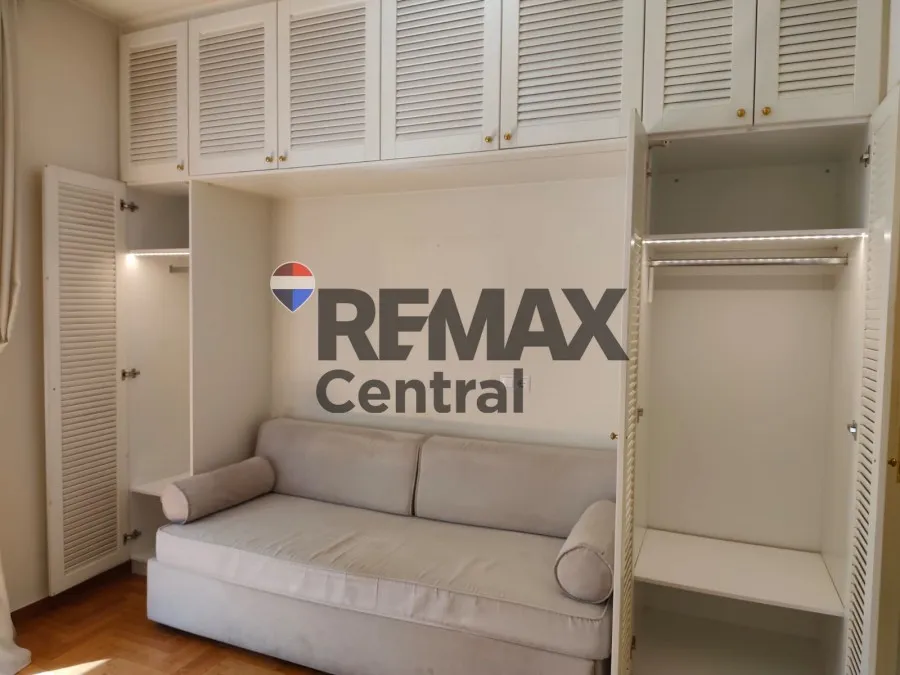 Magamistoad - Studio Apartment with Balcony in Kolonaki