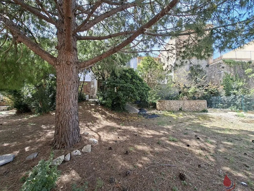 Aed - Château with Terrace in L'Arboç Centre