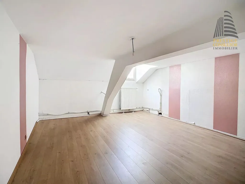 Pièces - Immeuble Commercial à Bruxelles-Centre