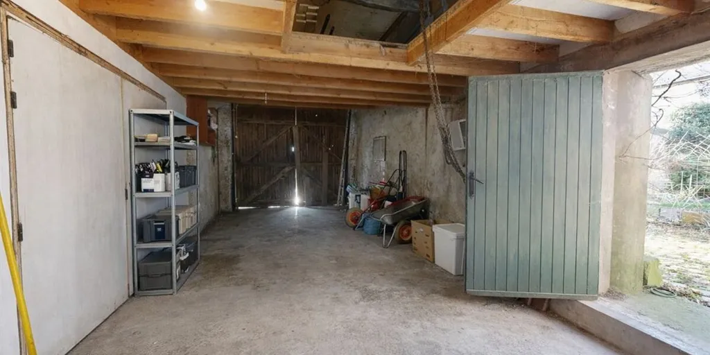 Garage - Complex with Pool in Opprebais