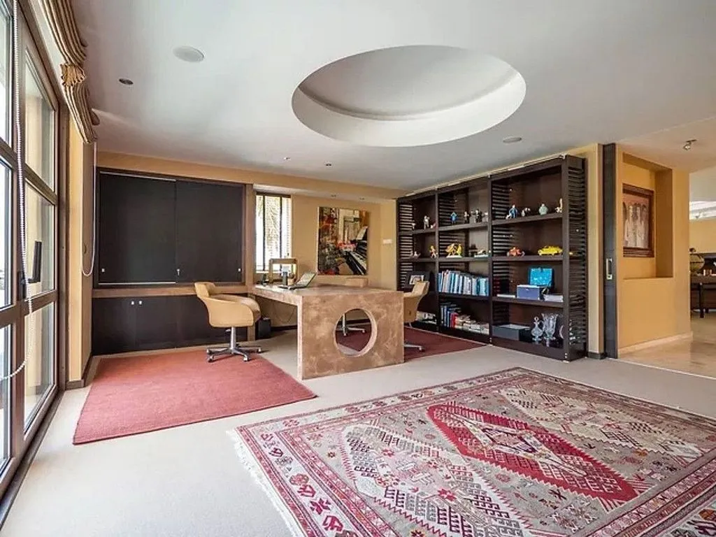 Bureau - Luxury Villa with Pool in Sotogrande