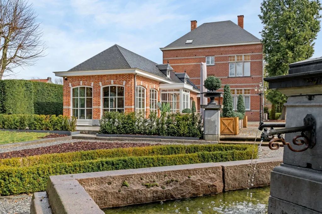 Välivaade - Charming Manor with Orangery in Arendonk