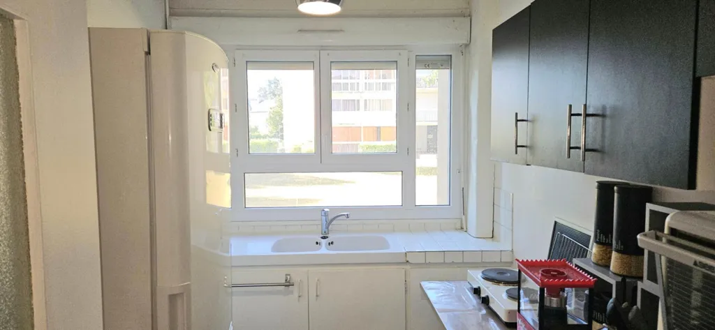 Cuisine - Appartement avec Balcon au Centre de Gaillon
