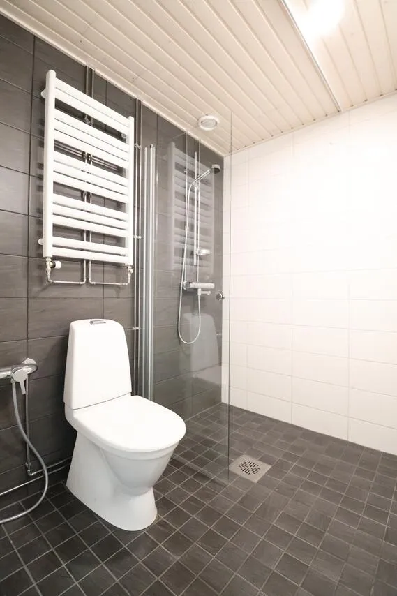 Vannitoad - Corner Flat with Balcony in Aviapolis, Vantaa