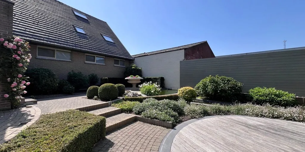 Jardin - Maison Polyvalente avec Jardin à Zwevezele