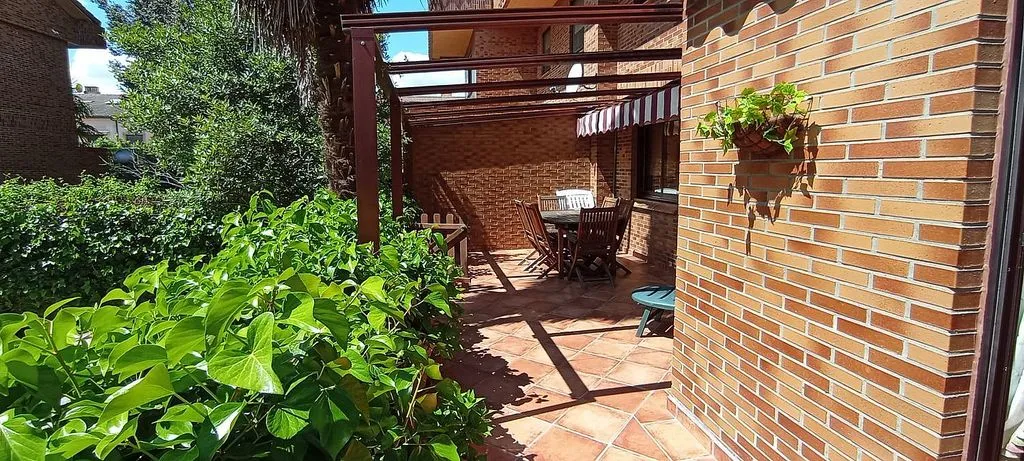 Terrace - Chalet with Pool and Terrace in Simancas
