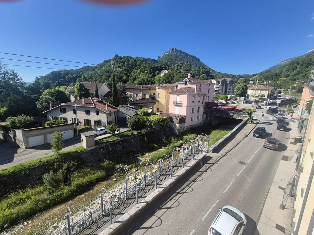 Extérieur - Appartement avec Balcon et Vue Montagne à Voreppe