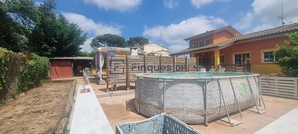 Bassein - Spacious House with Garden in Caldes de Malavella