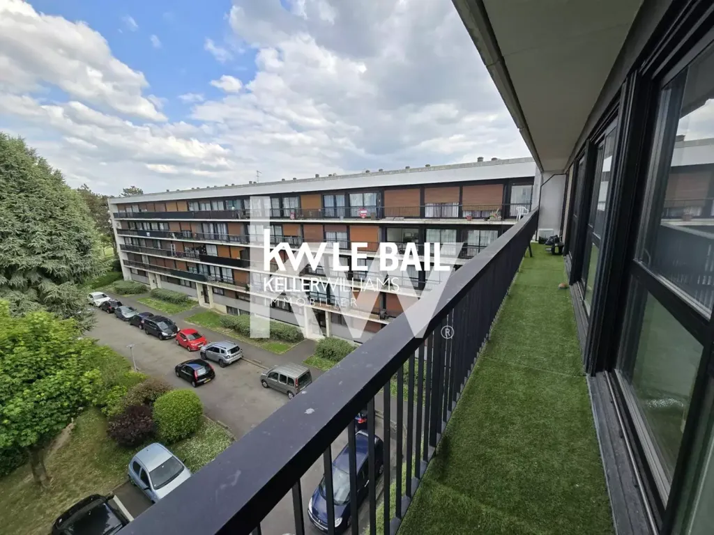 Rõdu - Spacious Flat with Balcony in Pontoise