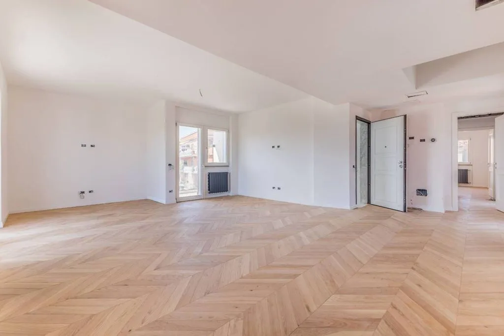 Pièces - Luxury Penthouse with South Exposure in Rome