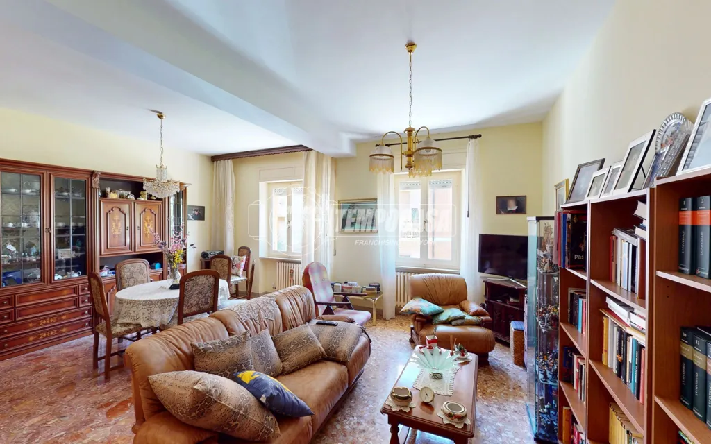Soggiorno - Piano Terra Apartment with Box in Loreto