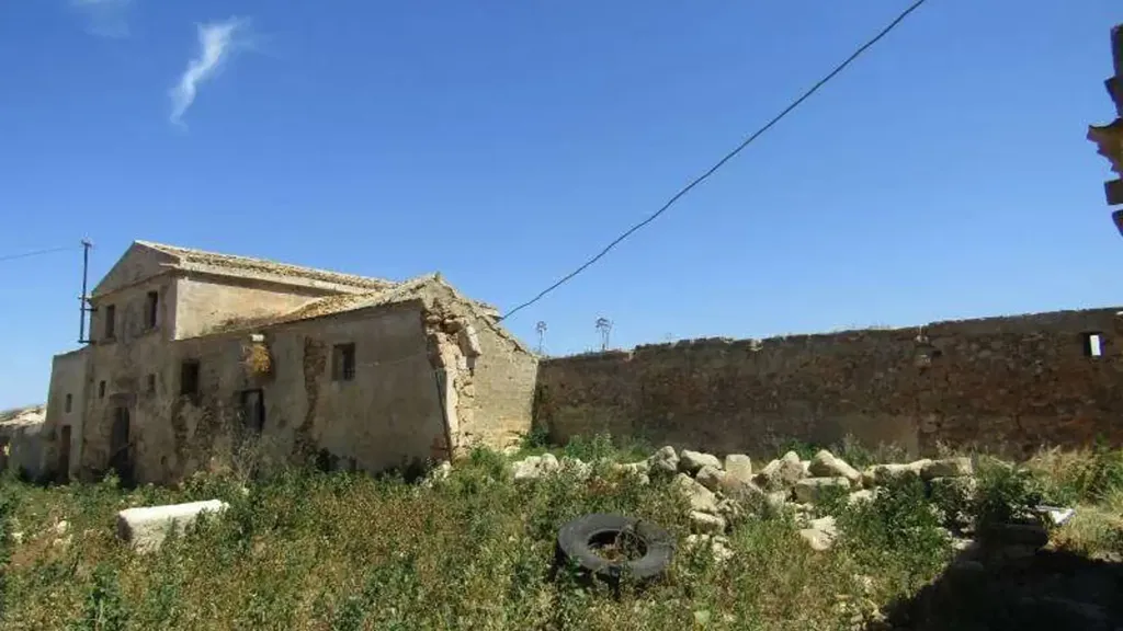 Välivaade - Historic Rustico for Renovation in Marsala