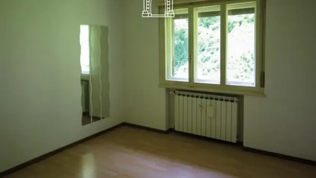 Pièces - Apartment with Balcony on Fifth Floor, Trieste