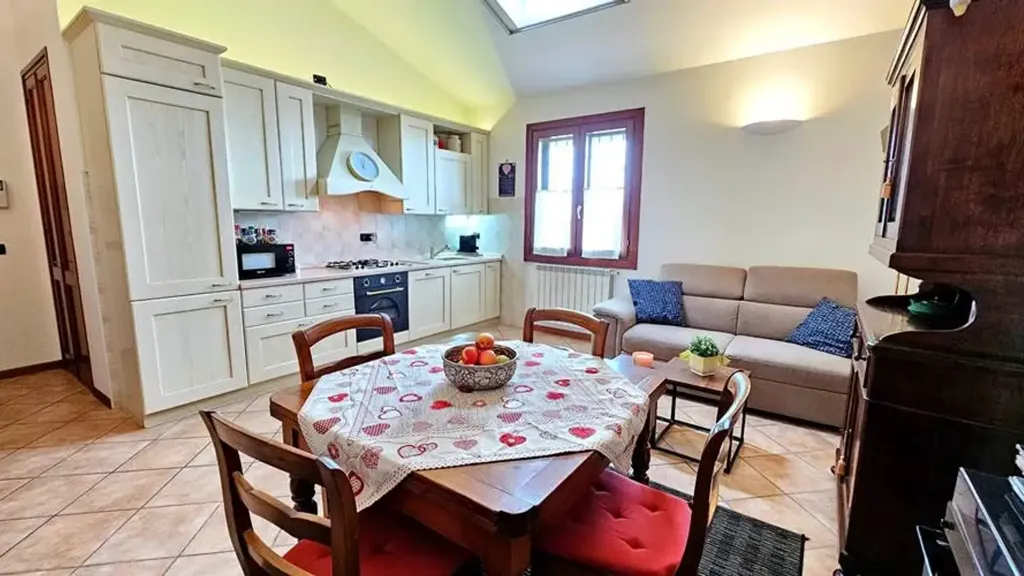 Söögituba - Trilocale with Garden View in Spilamberto