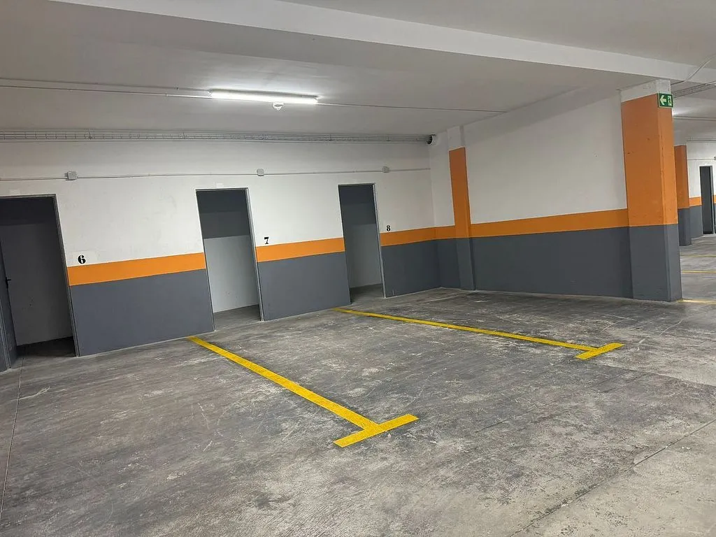 Garage - Penthouse with Pool and Terrace in Campolivar