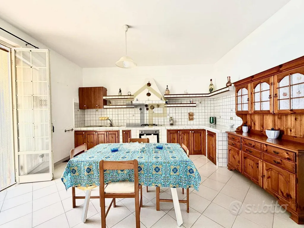 Söögituba - Bifamiliar Villa with Sea View in Trappeto