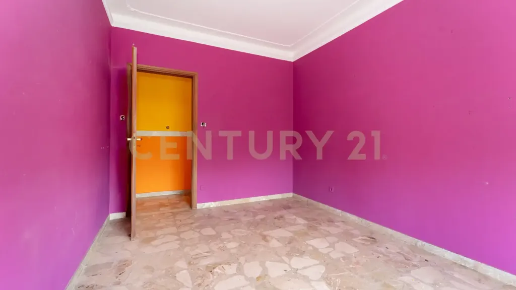 6-room apartment in IT