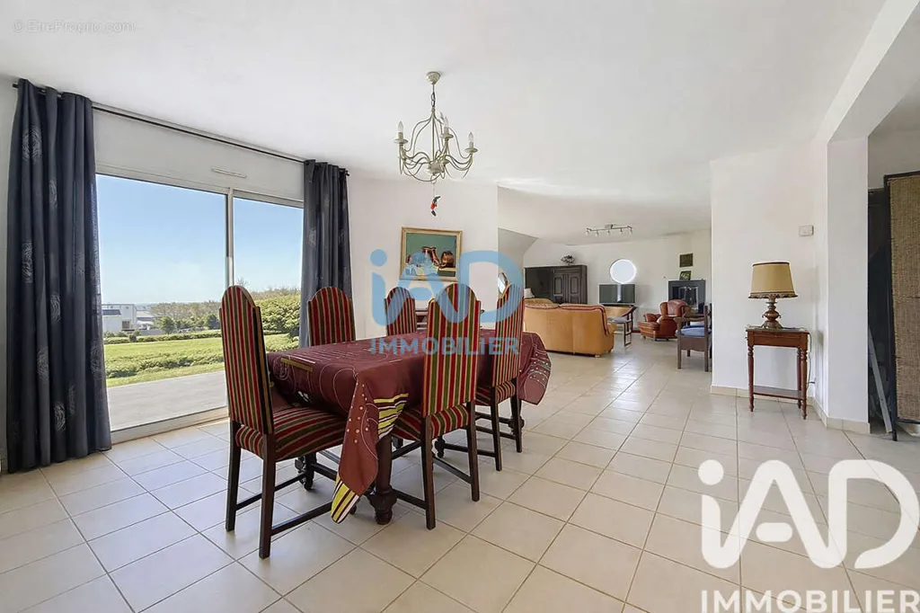 Salle à manger - Maison 7 pièces à Planguenoual