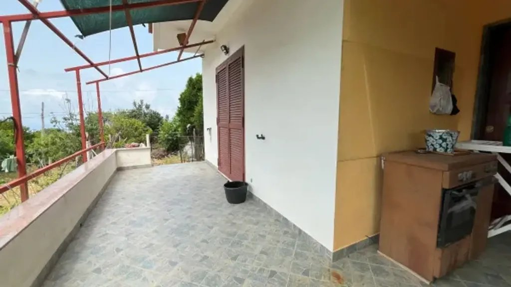 Terrass - Rustic Apartment with Garden in Vrasi