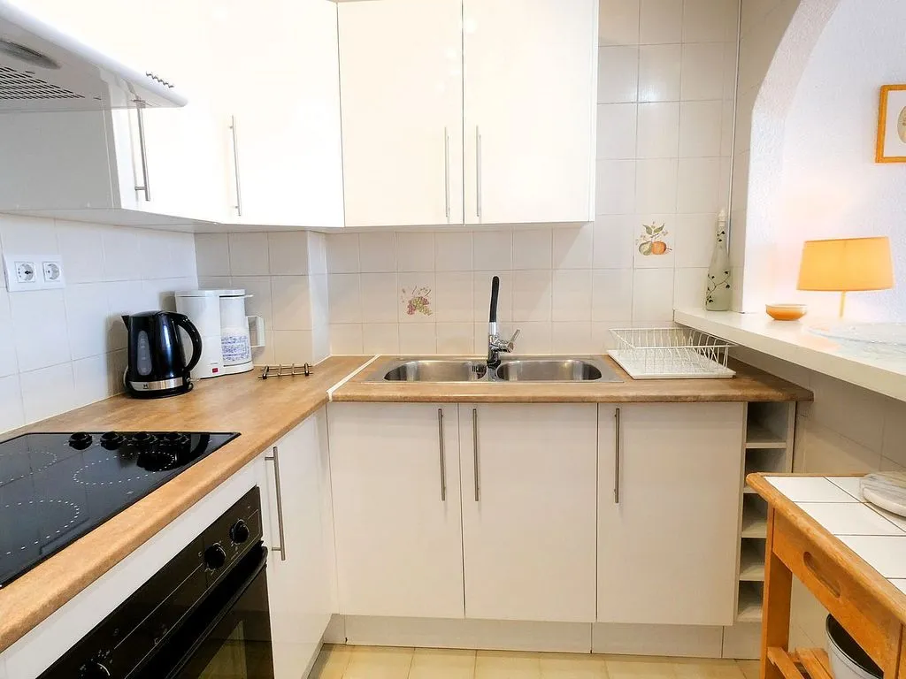 Köök - 1-Bedroom Apartment with Pool in Empuriabrava