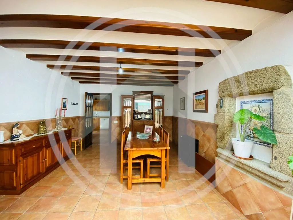 Salle à manger - Historic House with Garden in Cardedeu Centre