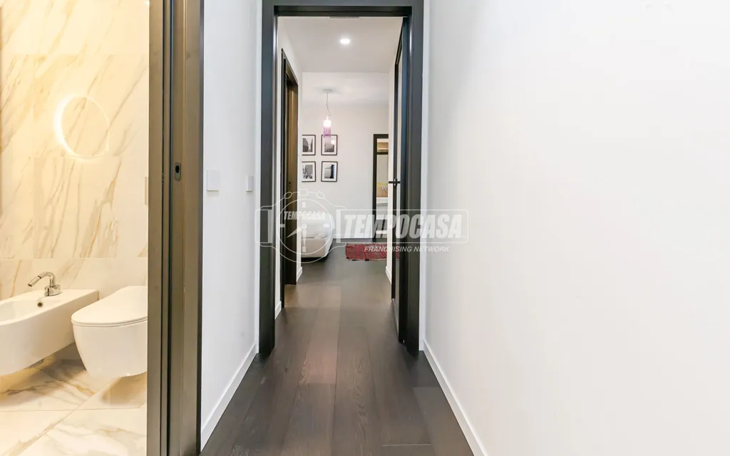 Salles de bain - Bright Apartment with Balcony in Milan