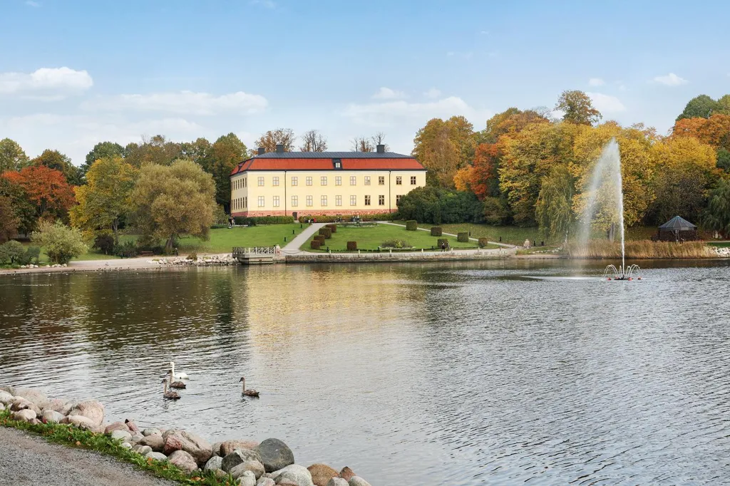 Apartment with Balcony in Sollentuna