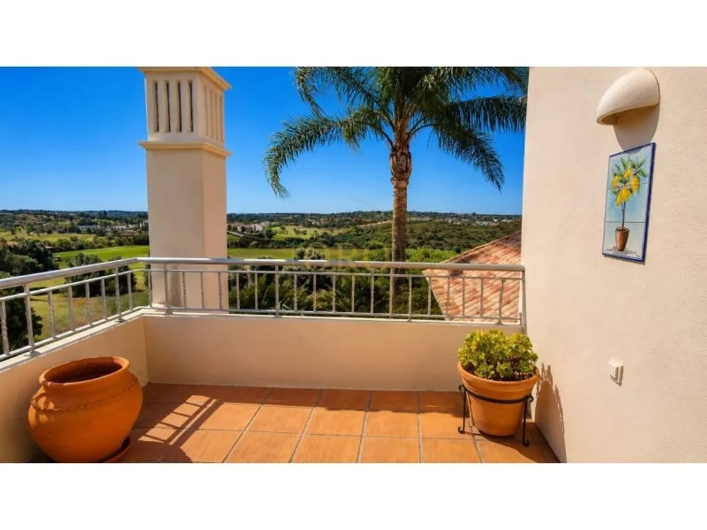 Terrass - Luxury Villa with Golf Views in Lagoa