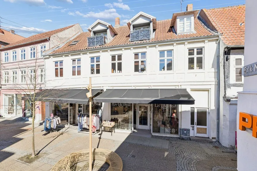 Välivaade - Commercial Unit with Shopfront in Latin Quarter