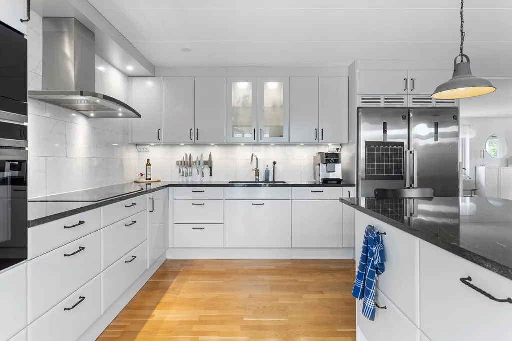 Cuisine - Family Villa with Pool in Eskilstuna