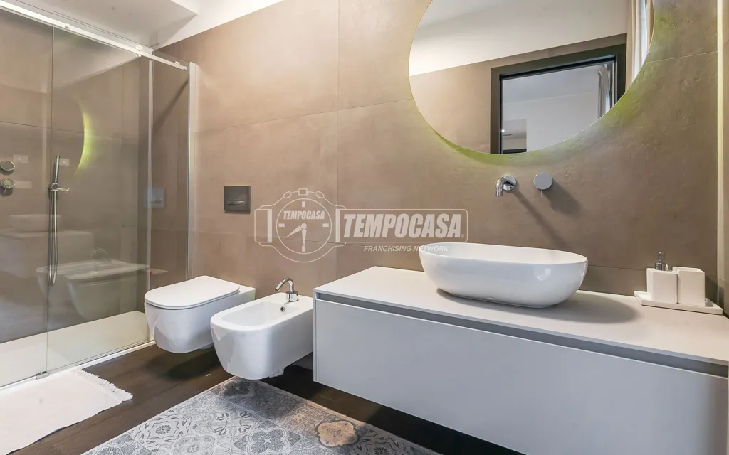 Salles de bain - Bright Apartment with Balcony in Milan