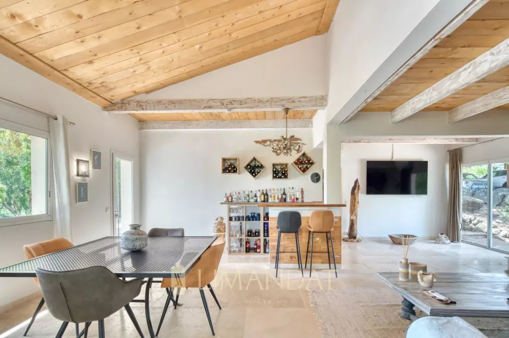 Dining Room - Maison with Sea View in Les Adrets-De-L'Esterel