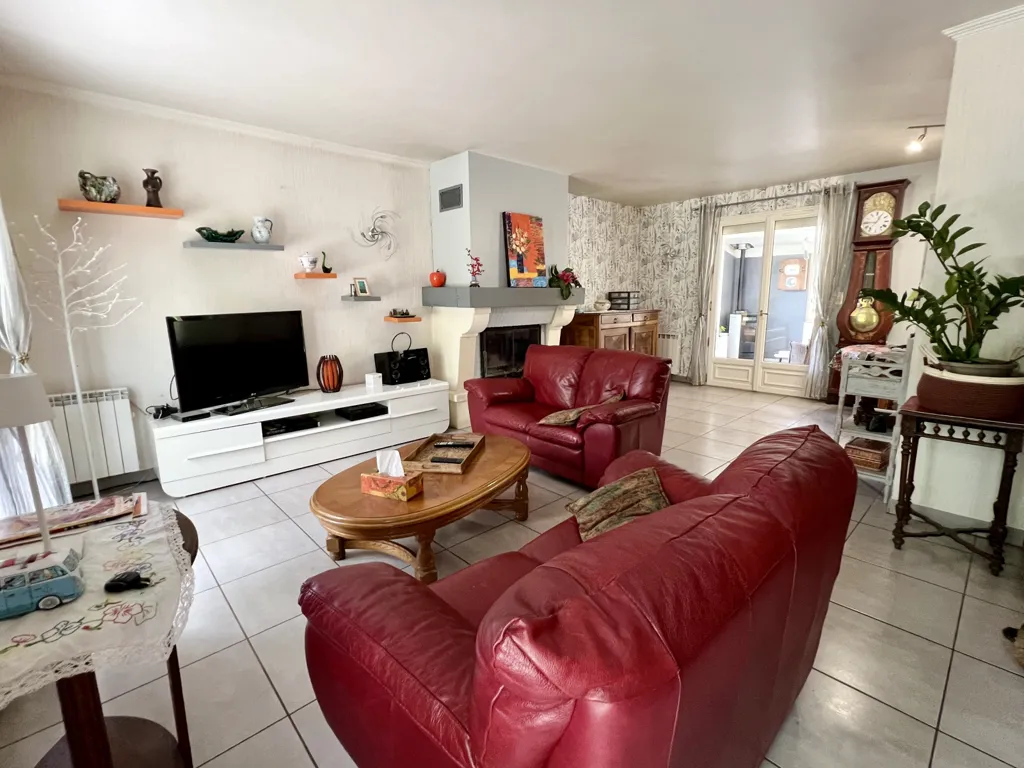 Elutuba - Family House with Pool in Biard