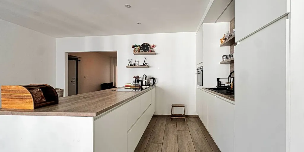 Köök - Renovated Apartment with Terrace near Citadelpark, Ghent
